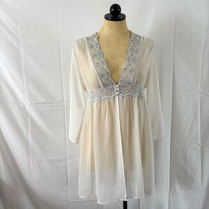 Vintage Linea Donatella white blue embroidered negligee robe lingerie sleep S/M